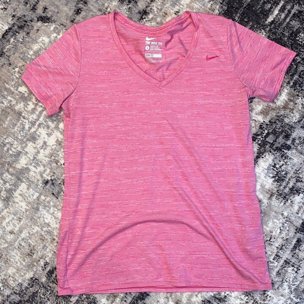 Nike Size L Dri-Fit Athletic Cut Shirt